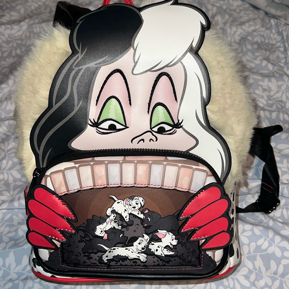 💕NWT💕Cruella De Vil Loungefly Backpack
